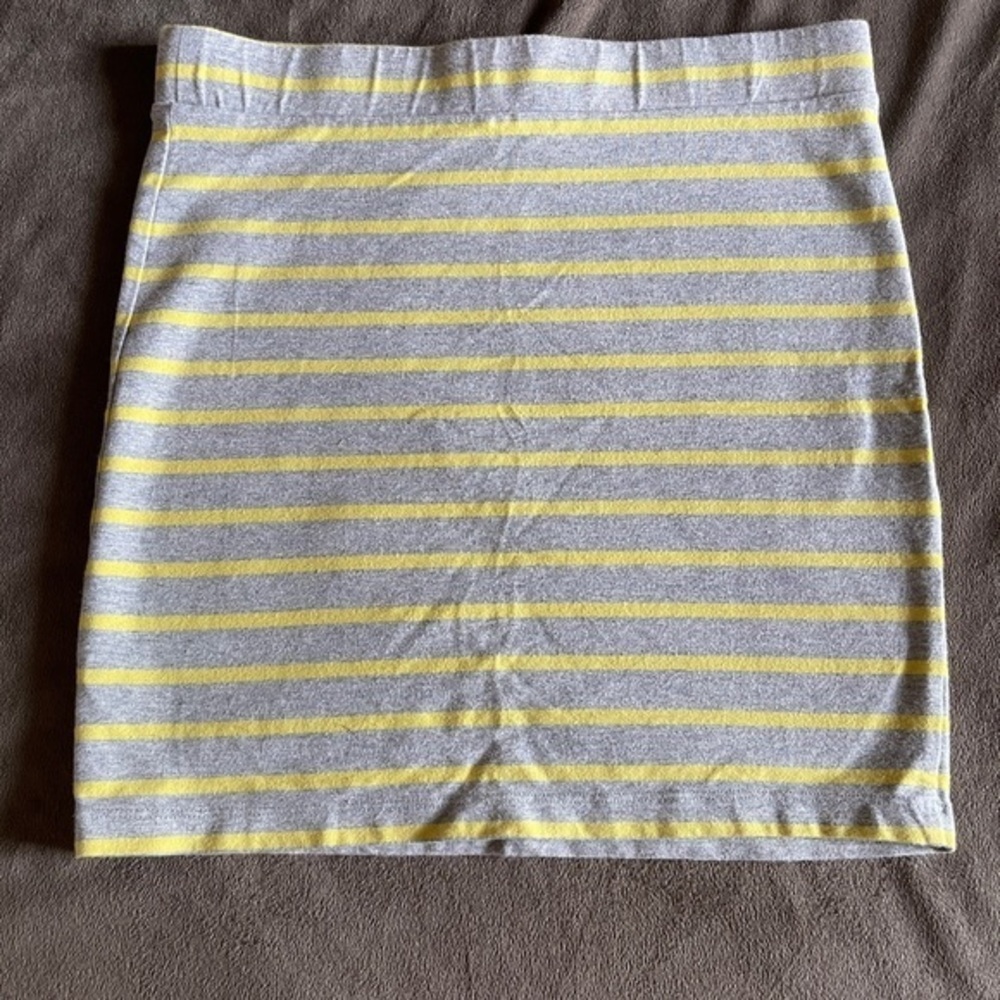 4 for 16$ Forever 21 Gray and Yellow Striped Mini Skirt